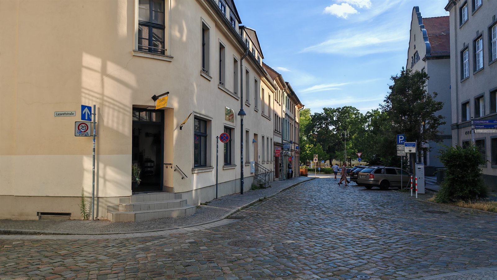 Außenansicht von Salon Kopf-Salat in der Goethestraße in Nauen